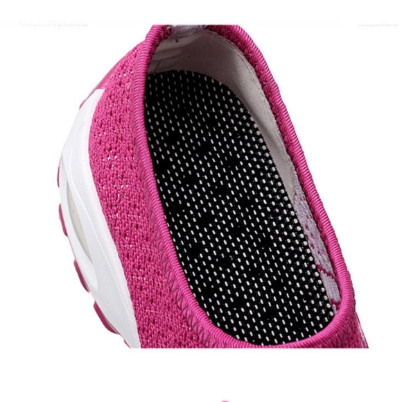 Sneakers - Picture 2 of 5